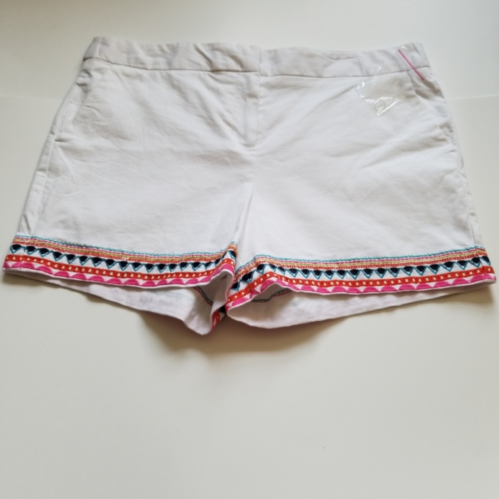 🆕️⬇️🎉HOST PICK🎉 Cynthia Rowley White Embroidered Trim Shorts